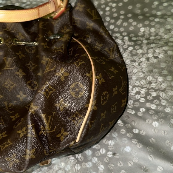 Louis Vuitton Irene Monogram Purse - Picture 10 of 13